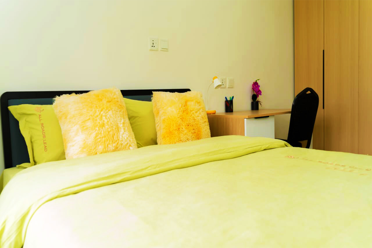 FURNISHED STUDIOS & 1 BEDROOMS 